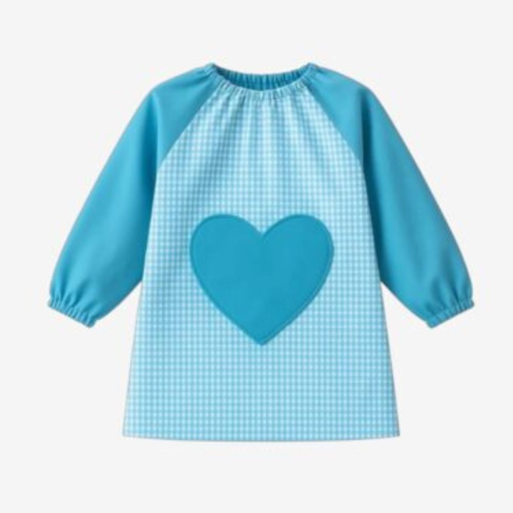 Babero infantil vichy azul con bolsillo corazón para guardería
