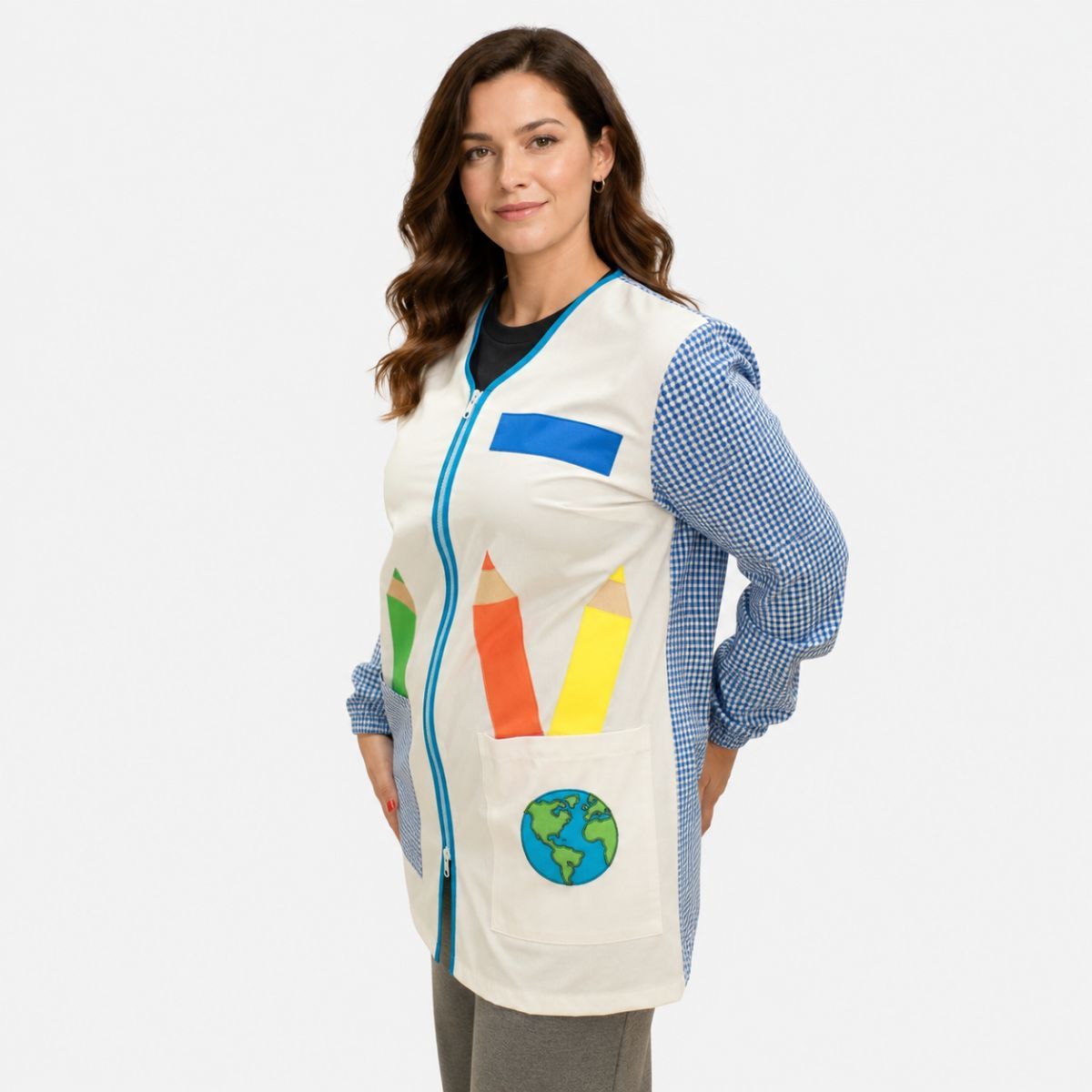 Bata maestra Planeta y Lápices artesanal con diseño infantil en tejido Popelín Galaxy y Vichy