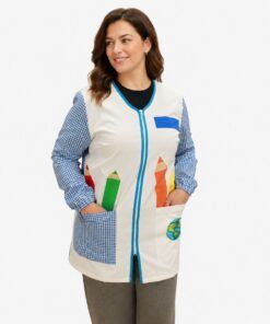 Bata maestra Planeta y Lápices artesanal con diseño infantil en tejido Popelín Galaxy y Vichy