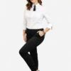 Camisa blanca entallada de manga francesa con pajarita burdeos uniforme profesional hostelería mujer