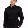 Camisa negra de hombre de manga larga con corte entallado para uniforme de hostelería