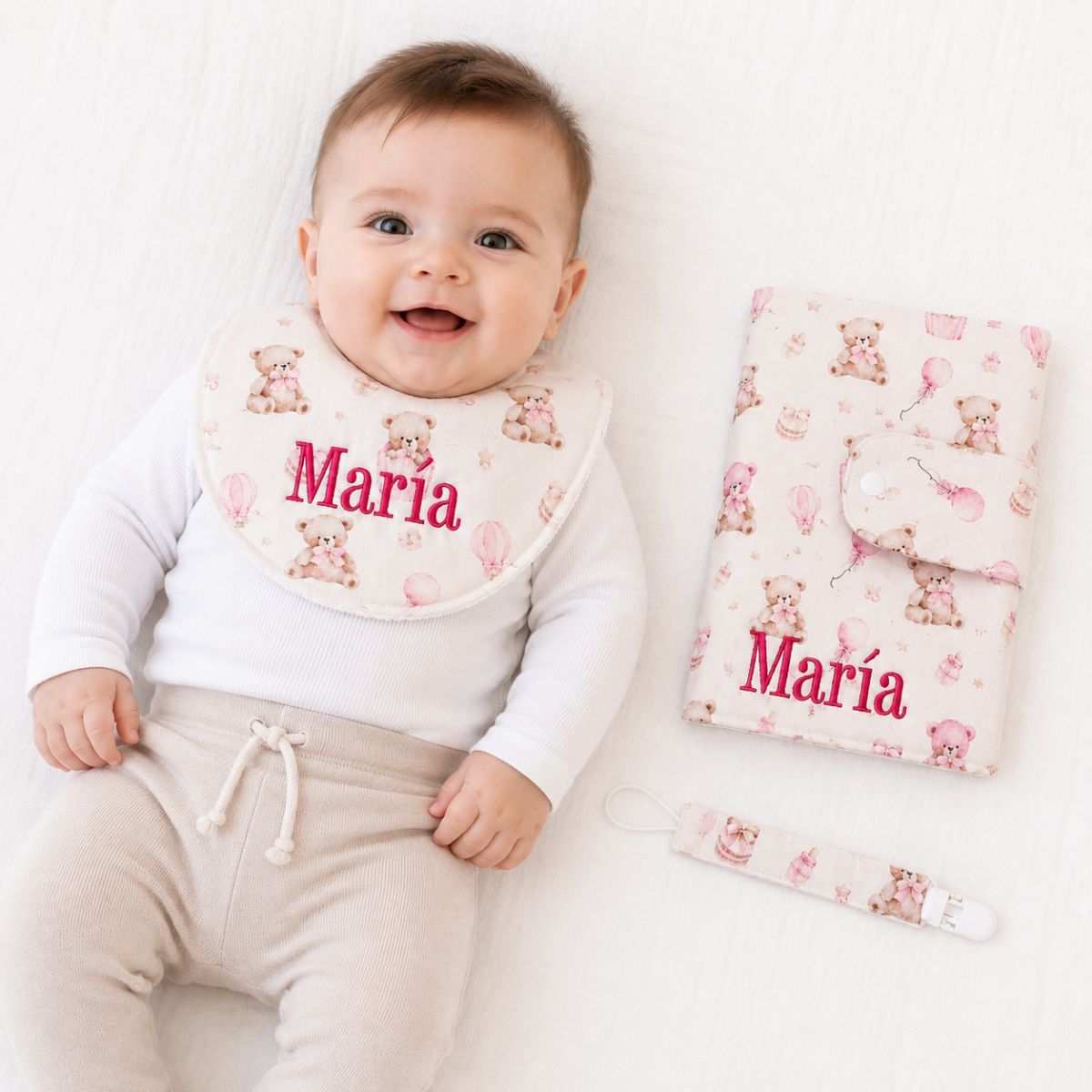 Pack bebé personalizado con porta pañales y toallitas, babero y chupetero ositos rosa con nombre bordado